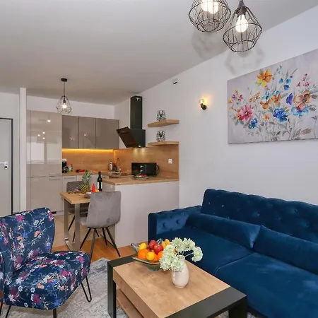 Luna With Free Parking Apartment *
