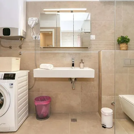 Luna With Free Parking Apartment Zadar