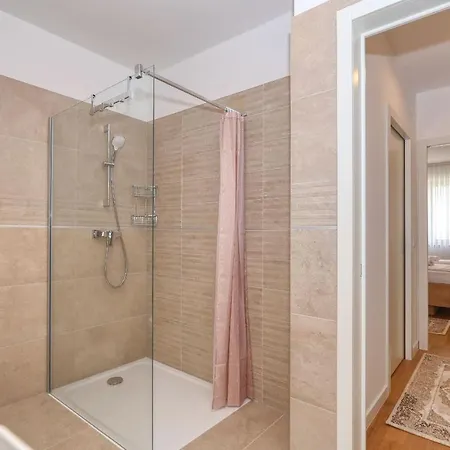 Luna With Free Parking * 자다르