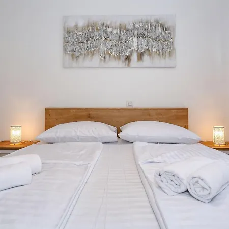 Luna With Free Parking 아파트 자다르