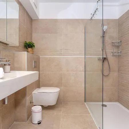 Luna With Free Parking 아파트