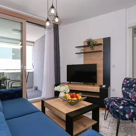 Luna With Free Parking Zadar
