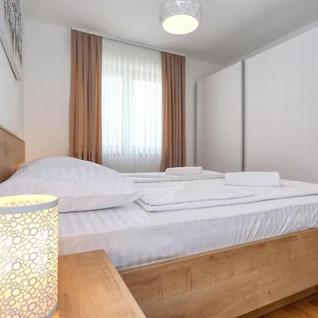 Apartment Luna With Free Parking