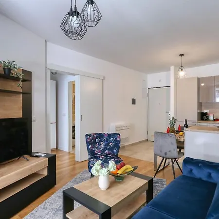 Apartment Luna With Free Parking