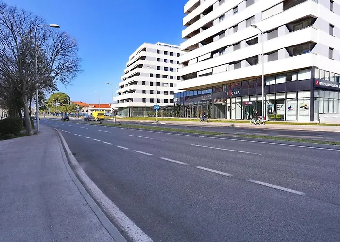 Luna With Free Parking Apartament Zadar