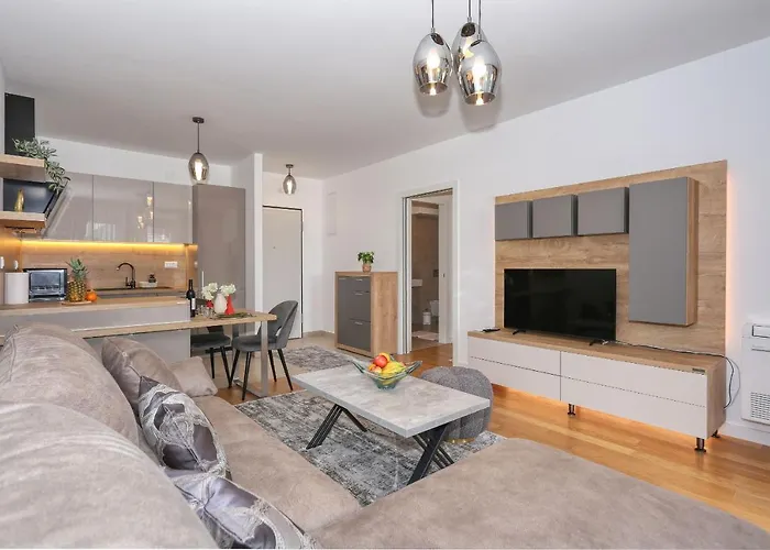 Luna With Free Parking Zadar