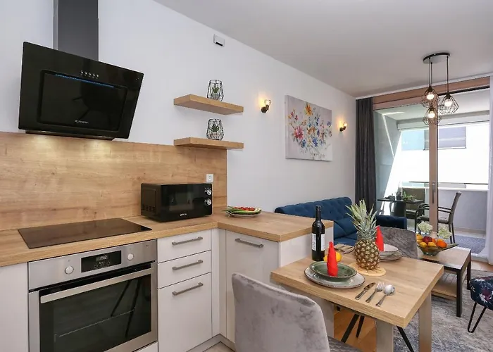 Luna With Free Parking *