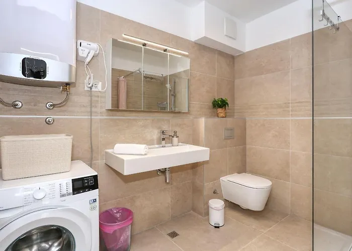 Luna With Free Parking Zadar