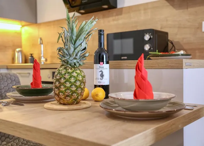 Luna With Free Parking Apartament