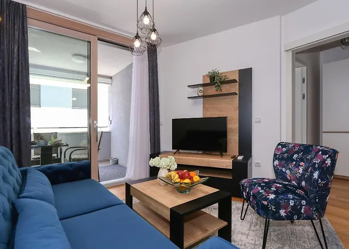 Luna With Free Parking Zadar